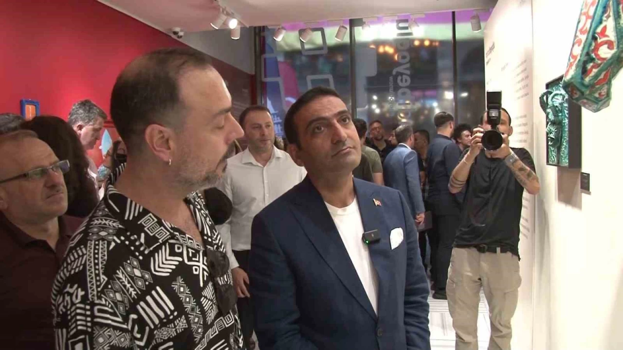 'Şimdi Beyoğlu' sergisi İstiklal Sanat Galerisi'nde