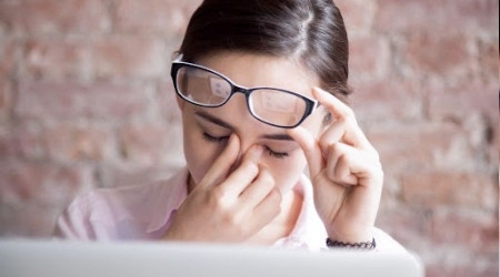 Telefon ve bilgisayar gözü kurutuyor