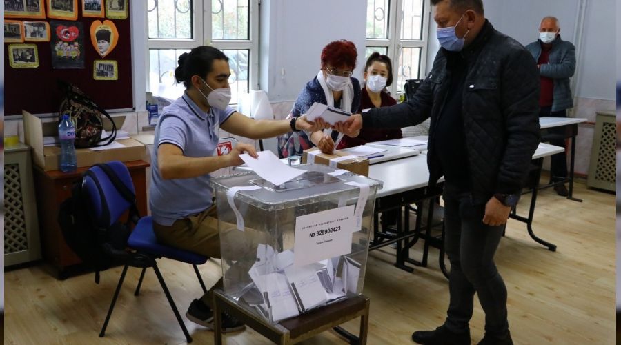 Trakya'daki çifte vatandaşlar Bulgaristan Seçimleri için sandık başında