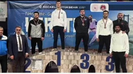 Turnuva için İzmit'e gelen milli karateci bıçaklandı