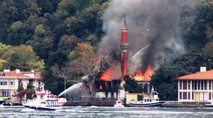 Vaniköy Camii yangınında kusurlu bulundu