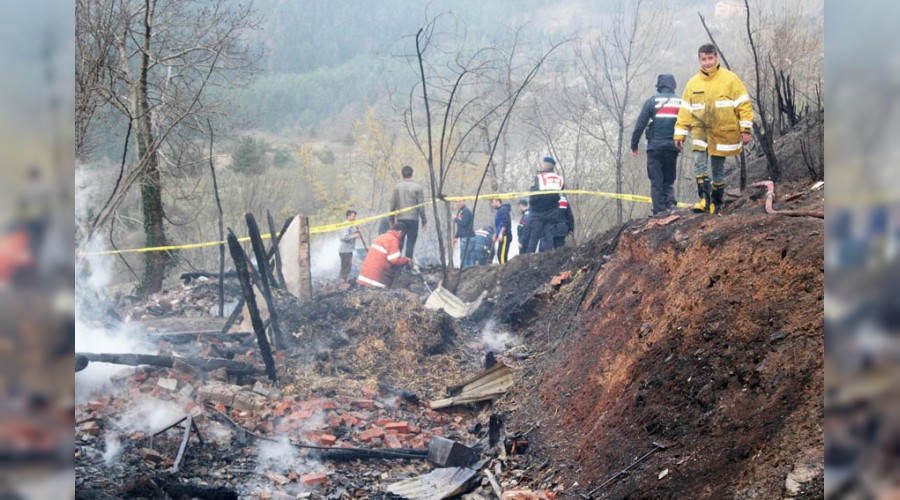 Yaktığı anız canına mal oldu