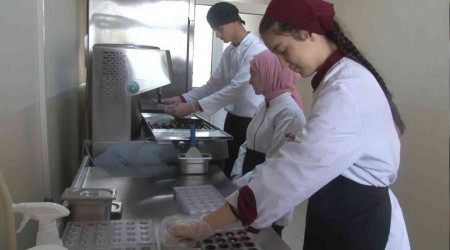 Yaparsa gençler yapar... Meslek liseliler çikolatada markalaştı