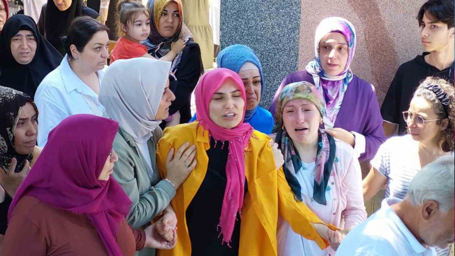 11 yaşındaki kız çocuğu gözyaşları arasında toprağa verildi