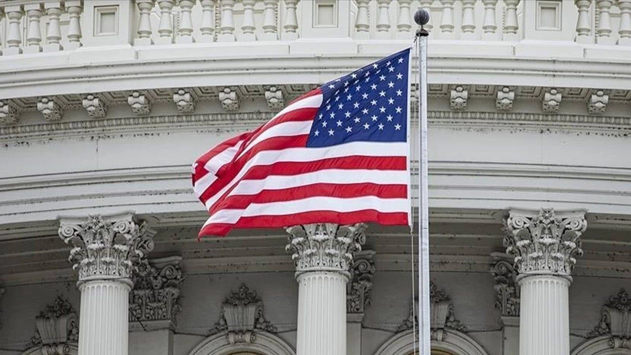 ABD Başkanı Trump, iltica başvurularını "uzun süre" askıya alacaklarını söyledi