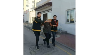 Adana'da komşu kavgası: Baba öldü, 2 oğlu yaralandı