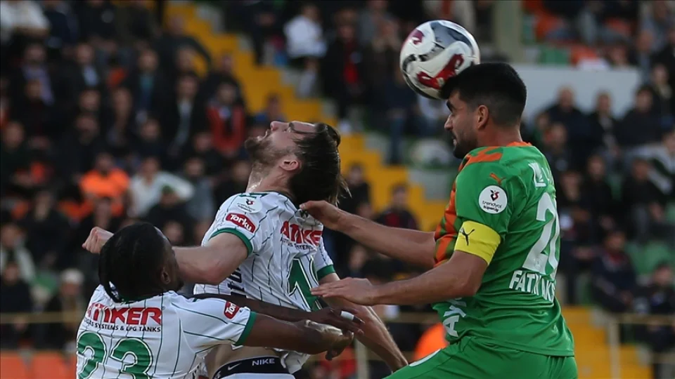 Alanyaspor, Konyaspor'u 2-1 mağlup etti