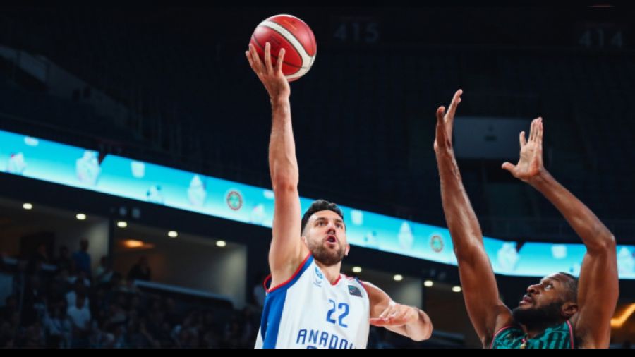 Anadolu Efes şampiyonluğa koşuyor