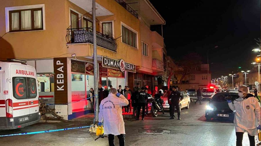 Annesini öldürüp çatıdan atlayan şahıs hastanede hayatını kaybetti