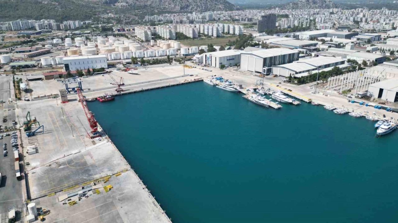 Antalya Serbest Blge'den ilk  eyrekte 838,6 milyon dolarlk ticaret hacmi