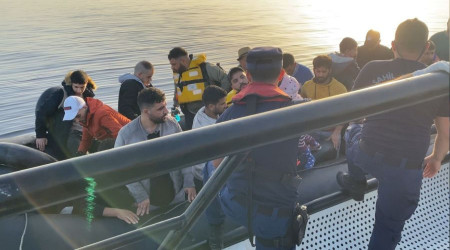 Ayvalık açıklarında 180 kaçak göçmen daha yakalandı