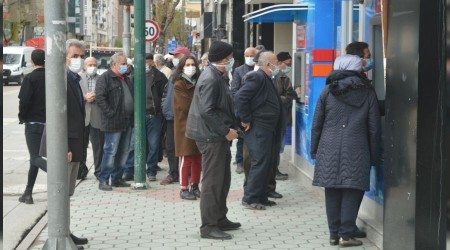Bankalarda 'kısıtlama kuyruğu'