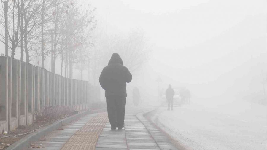 Başkent sis tabakası içinde kayboldu