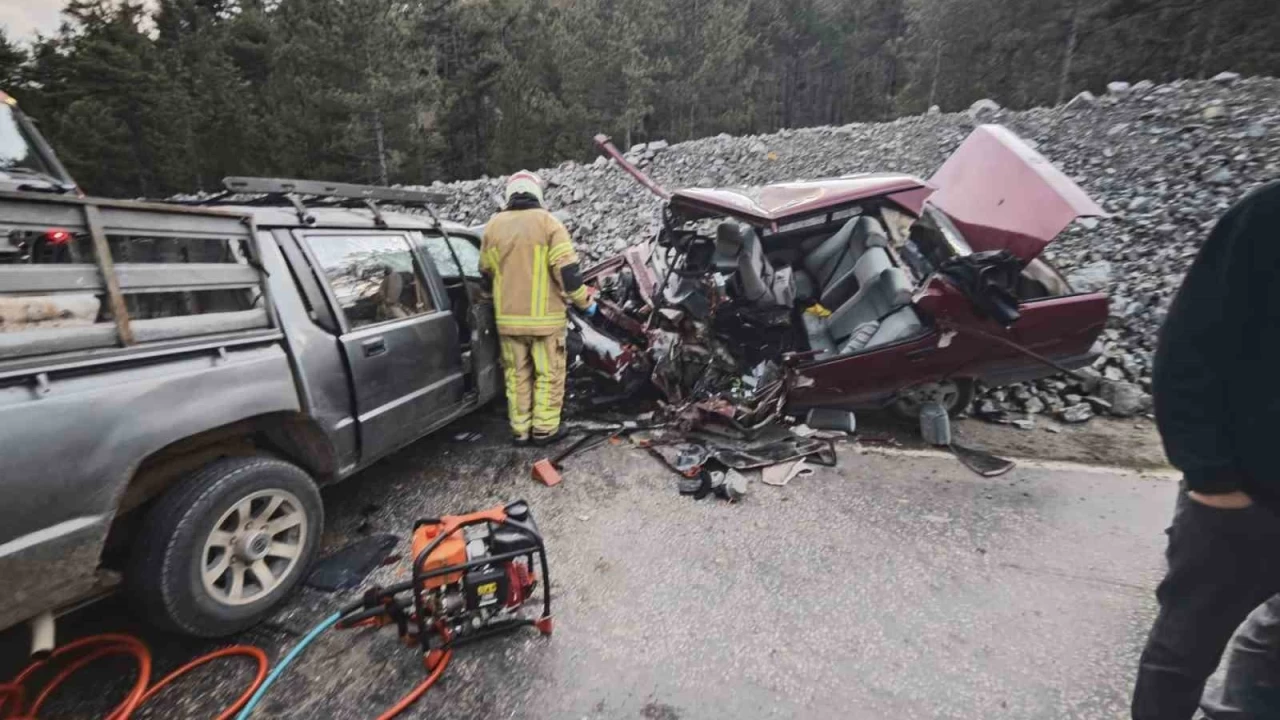 Bursa'da feci kaza: 1 l, 3 yaral