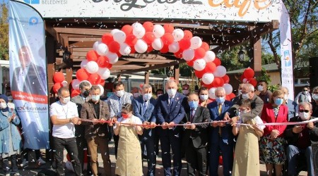 Büyükşehir Belediyesi Engelsiz Kafe hizmete girdi