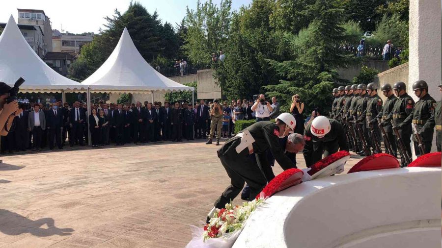 Cumhurbaşkanı Celal Bayar mezarı başında anıldı