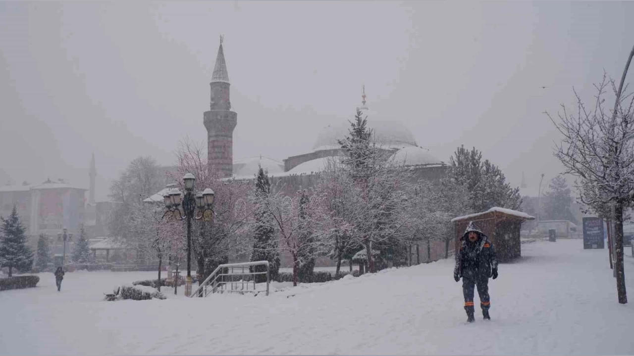 Erzurum beyaza büründü