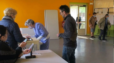 Fransa'da halk cumhurbaşkanını seçiyor