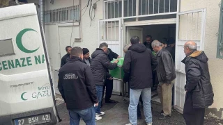 Gaziantep'te otomobil tıra arkadan çarptı