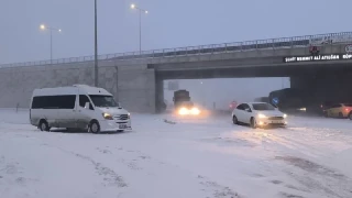 Gercüş'te yoğun kar geçit vermiyor