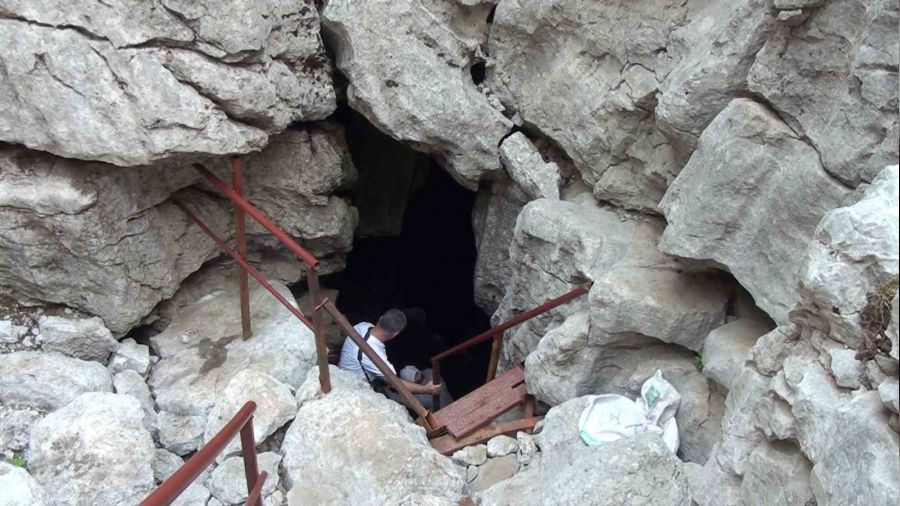 Göçerlerin doğal buzdolapları, 40 metrelik kar obrukları