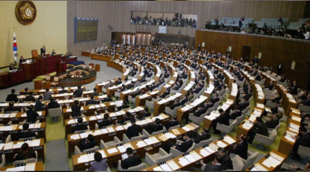 Güney Kore'li milletvekillerinden anlamlı davranış