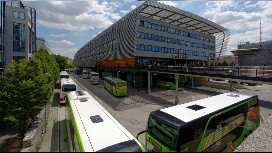 Gurbetçi tuzlu uçak biletlerinden dolayı otobüsle geliyor