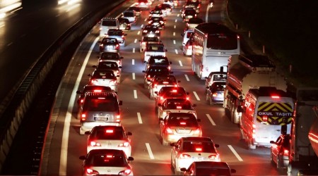 İstanbul'a dönüş yolunda yoğunluk