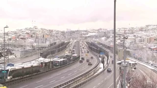 stanbul'da okullara kar tatili trafie yarad