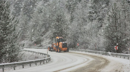 Karabük-Bartın karayolunda kar yağışı etkili