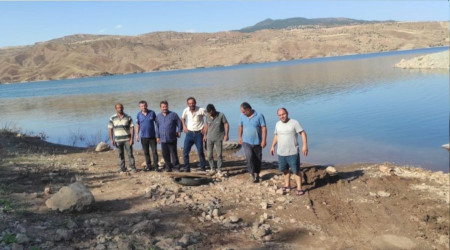 Kılıçkaya Baraj Gölüne 500 bin sazan yavrusu bırakıldı