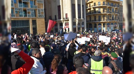 Lübnan da sararmaya başladı