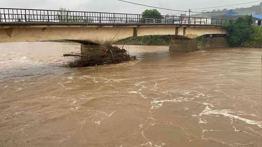 Ordu'da aşırı yağışlar sel ve taşkınlara dönüştü