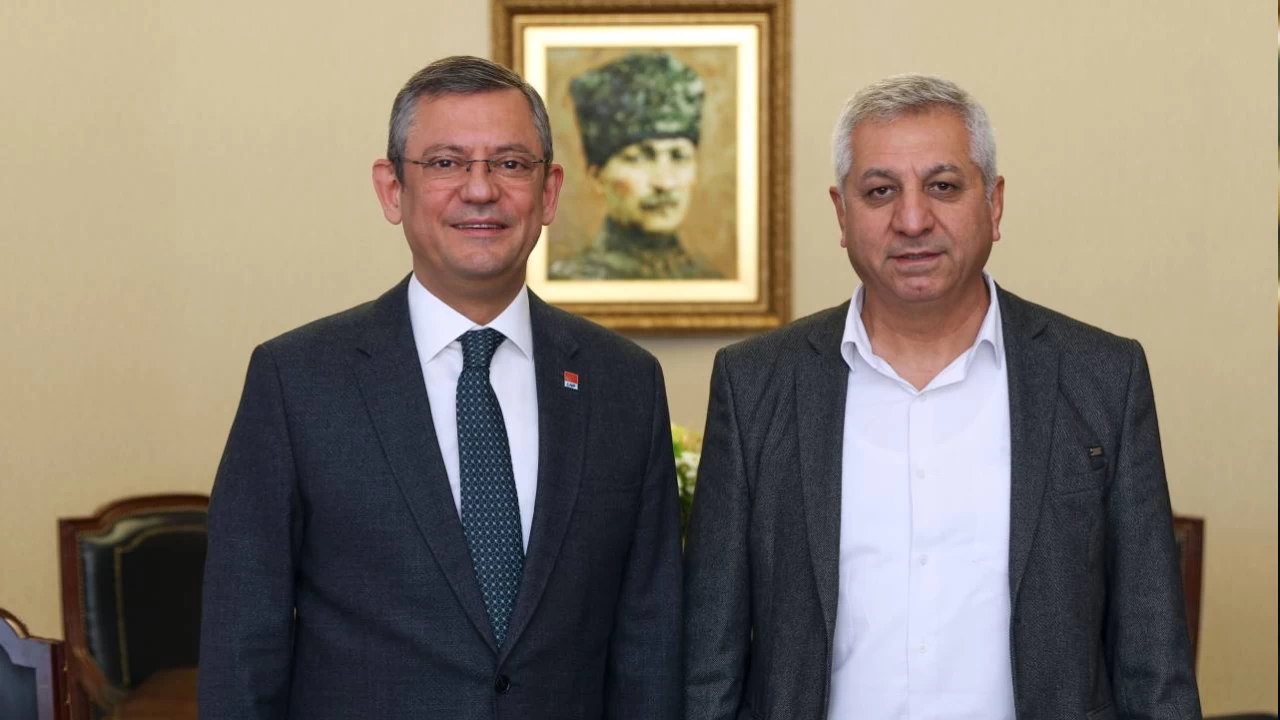 Özgür Özel'den dikkat çeken görüşme