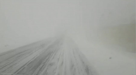 Palandöken geçidinde sis ve fırtına etkili oluyor