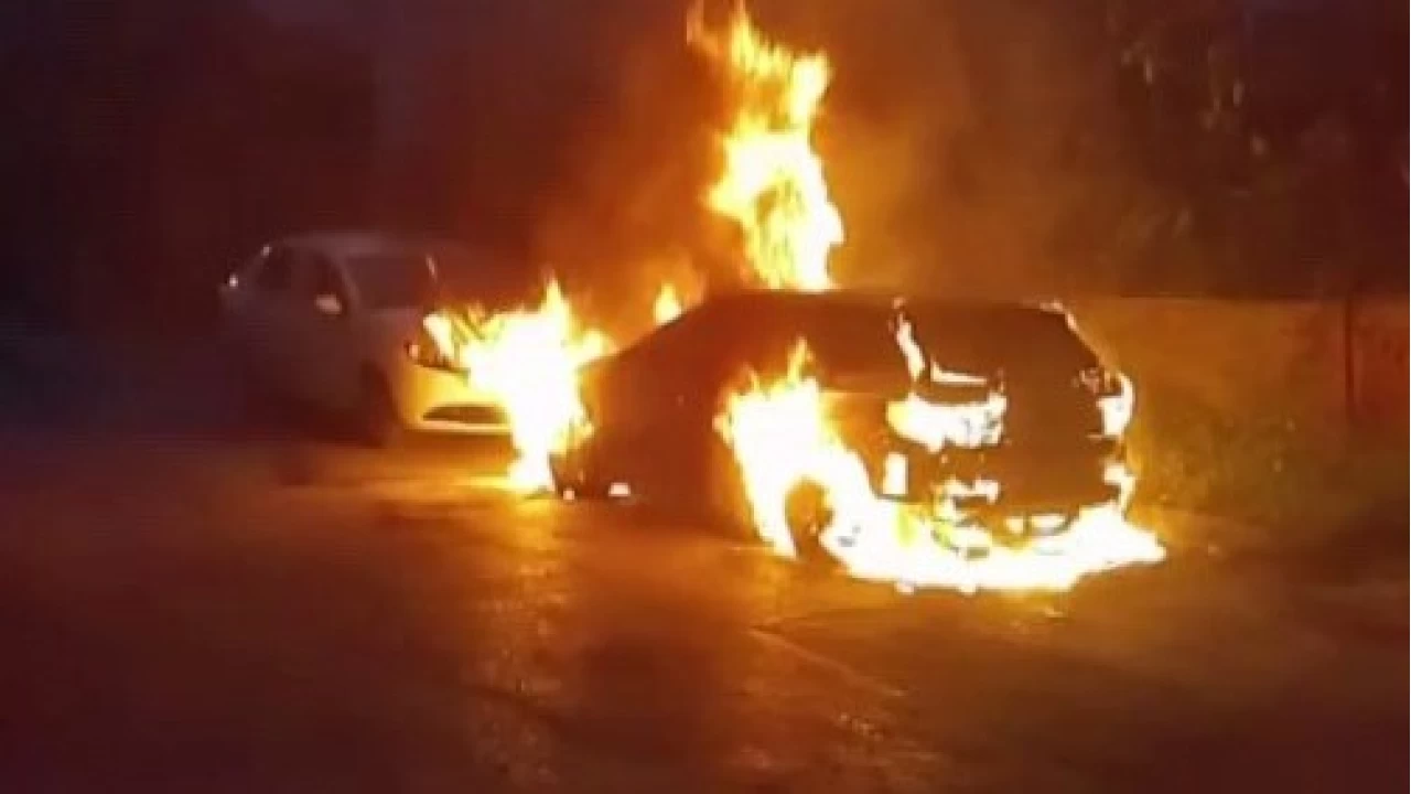 Park halindeki otomobil kundaklandı mı?