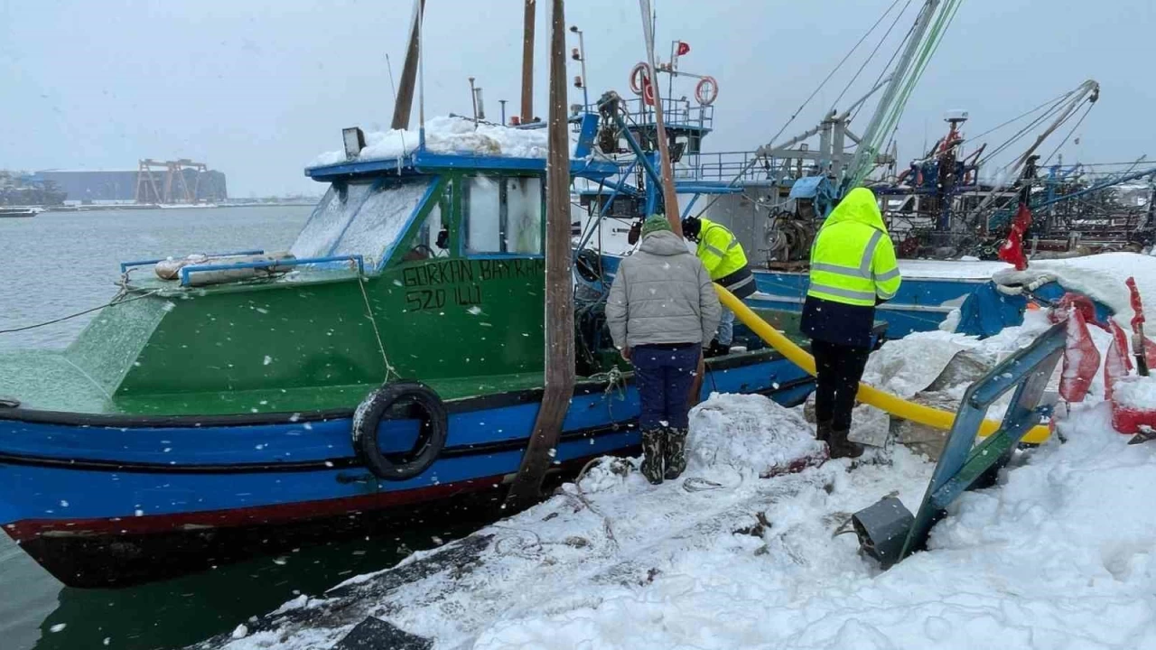 Samsun'da balk teknesi batt