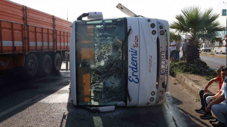 Turgutlu'da ii servisi devrildi: 20 ii yaraland