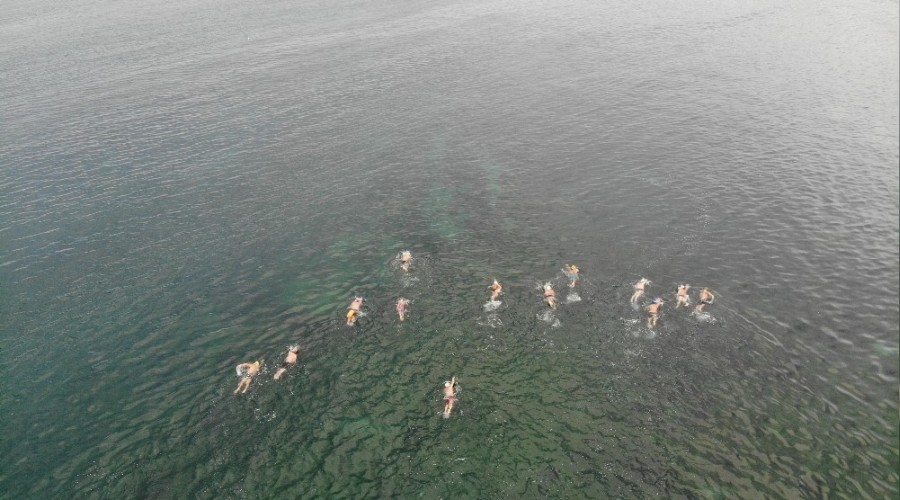 Ünlü yüzücü Michael Read Avcılar'da kulaç attı