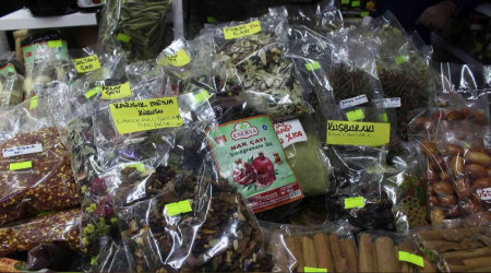 Vatandaşlar aktarların yolunu tuttu