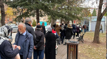 Zam söylentisi uzun kuyruklar oluşturdu