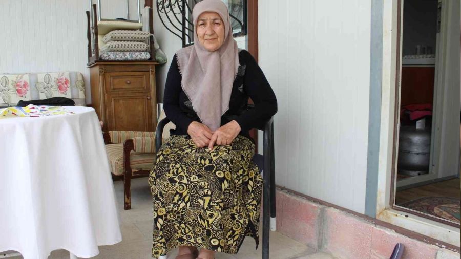 13 köpeğin saldırdığı yaşlı kadın ölümden döndü