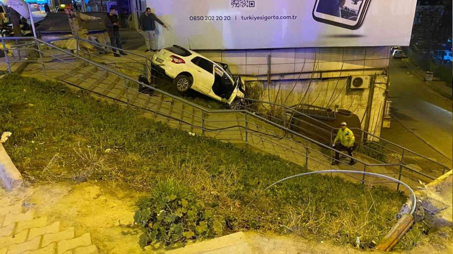 14 yaşında direksiyona geçti: 2 yaralı