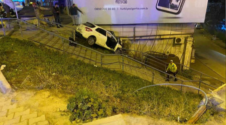 14 yaşında direksiyona geçti: 2 yaralı