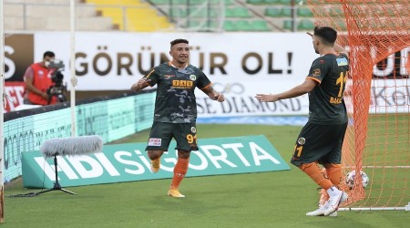 Akdeniz derbisinin teknik patronları konuştular