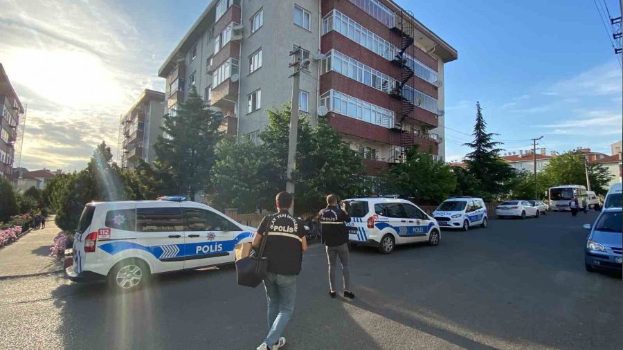 Alışverişten döndü, kızını ölü buldu