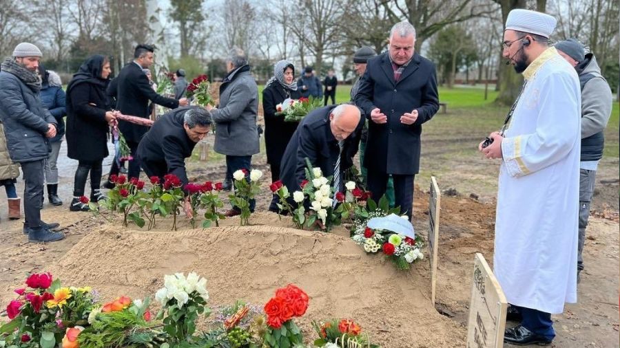 Almanya'da yanllkla cenazesi yaklan Abdulkadir'in klleri defnedildi