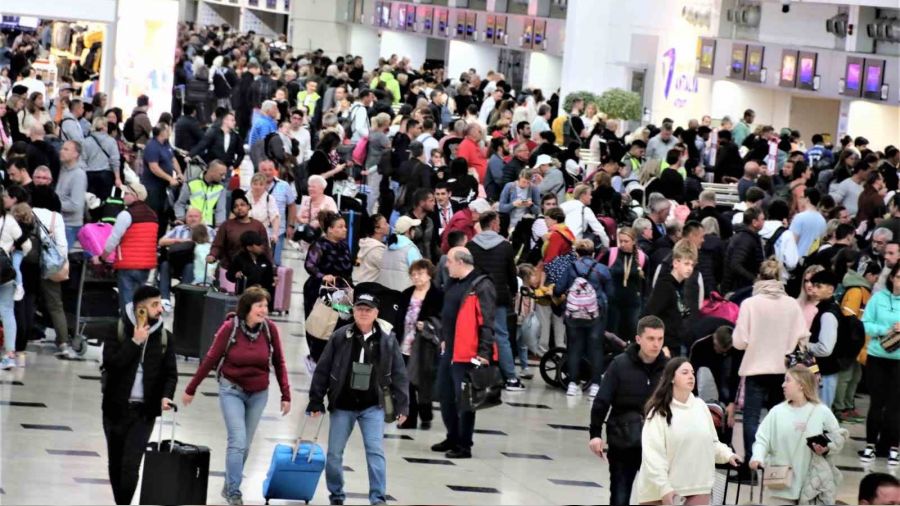 Antalya Havalimanı yeni rekorunu kırdı
