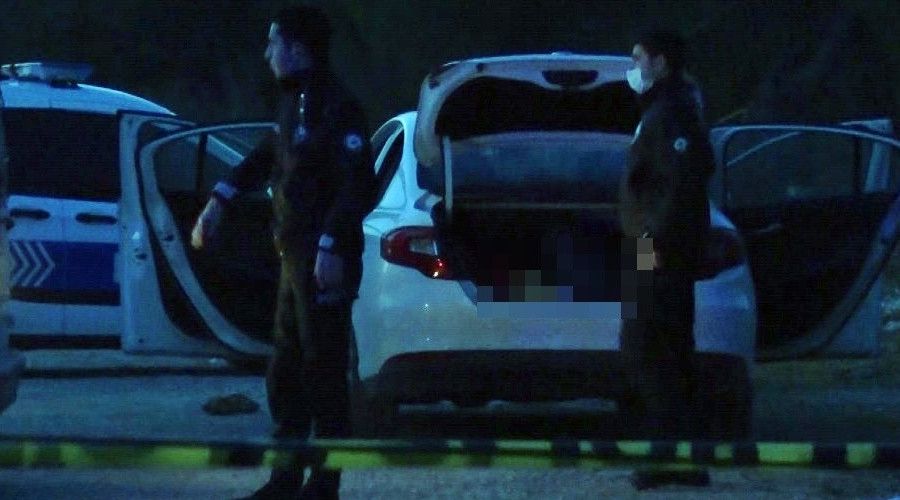 Antalya'da terk edilmiş otomobilin bagajından ceset çıktı