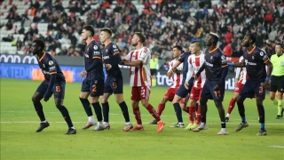 Antalyaspor, Baakehir mandan gol sesi kmad